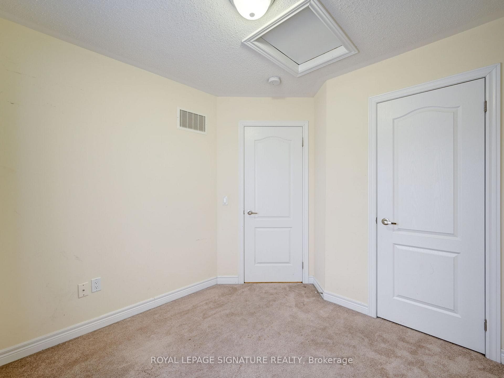 758 Cook Crescent photo 39