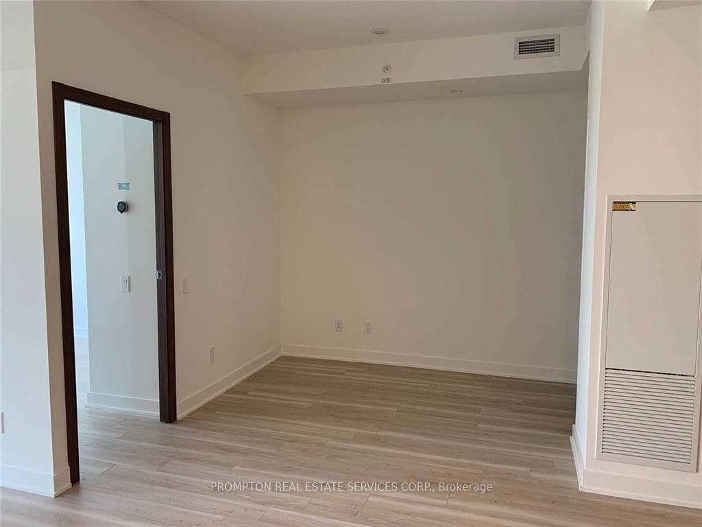 19 Bathurst Street Unit 4010 photo 2