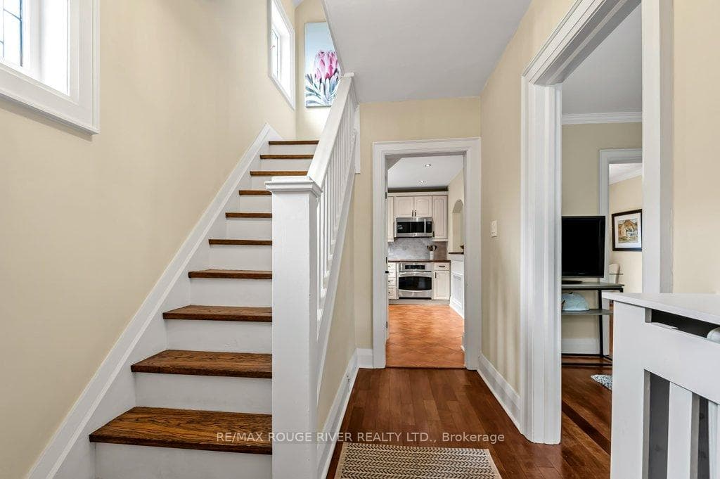 62 Bowie Avenue photo 5
