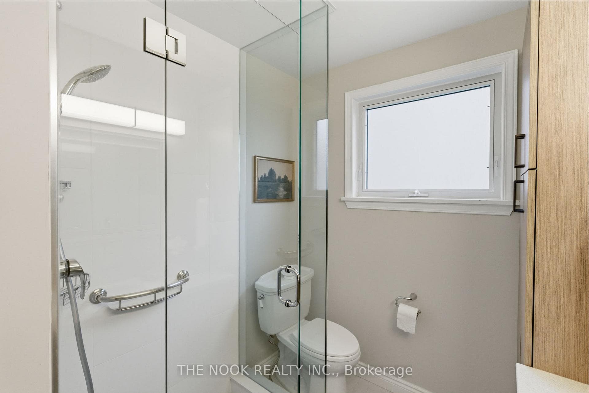 13 Lambard Crescent photo 22