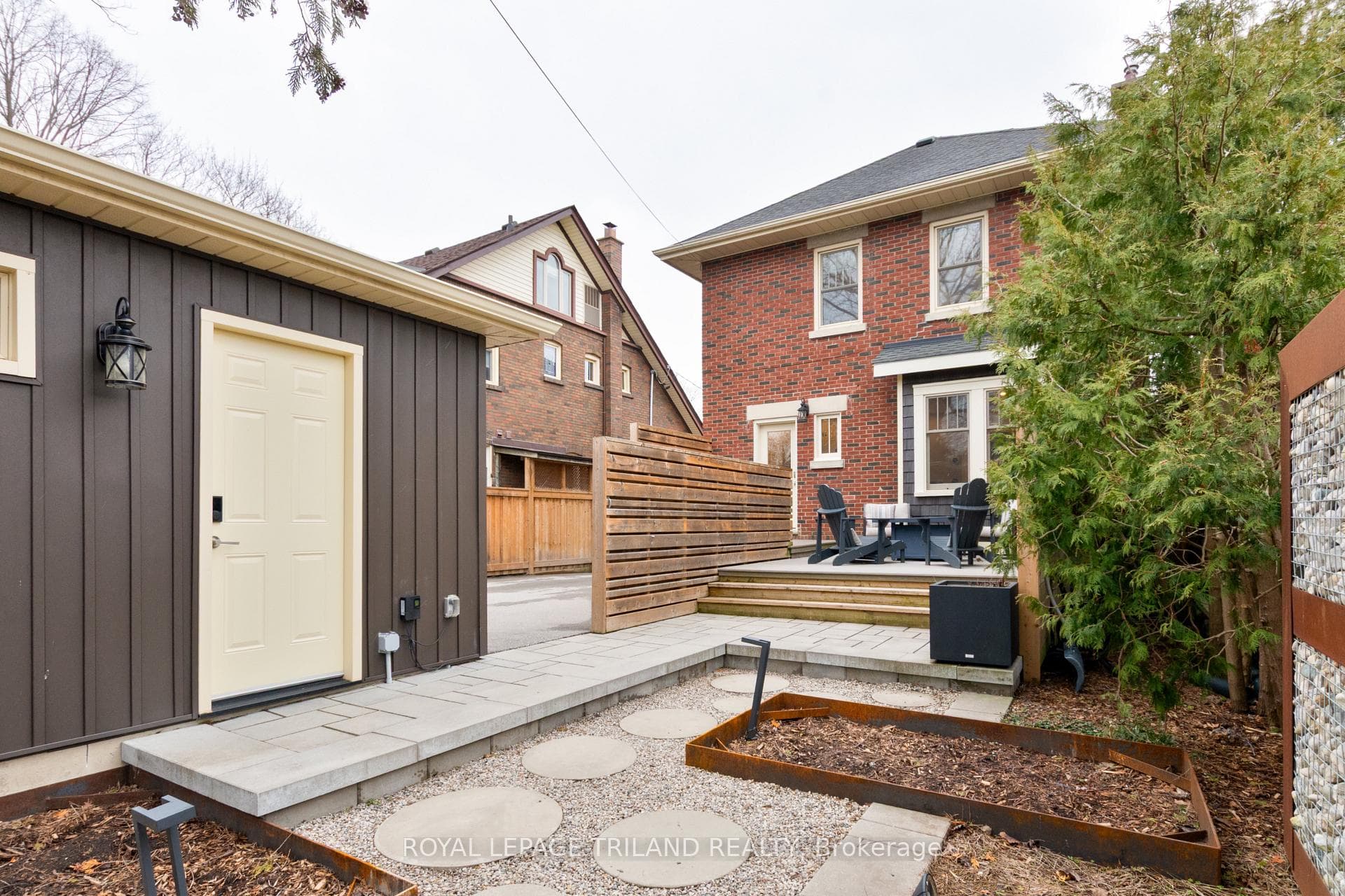 36 Mckenzie Avenue photo 31