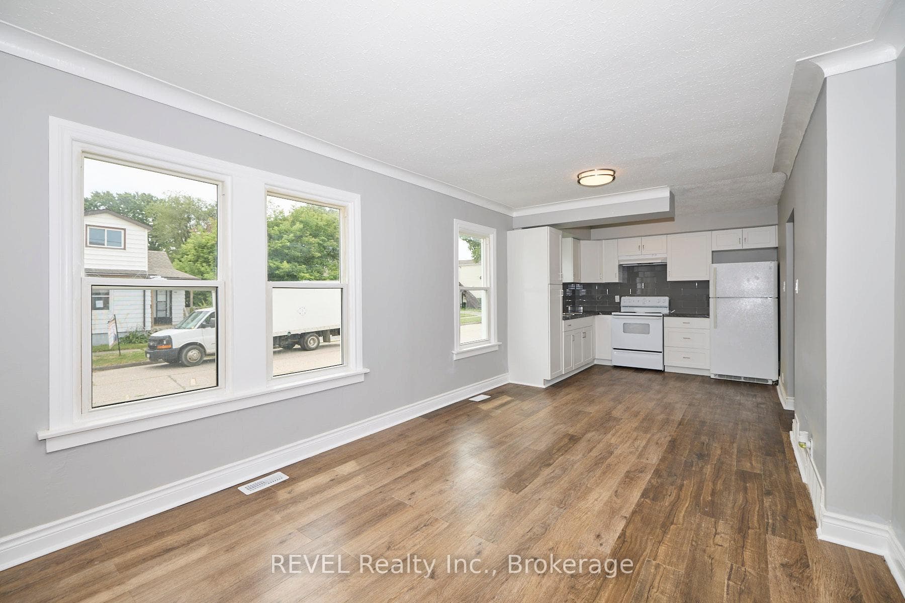 43 COSBY Avenue photo 3