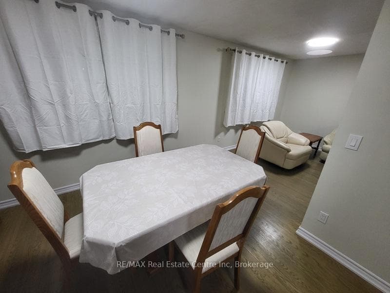 7 Sanderson Drive photo 15