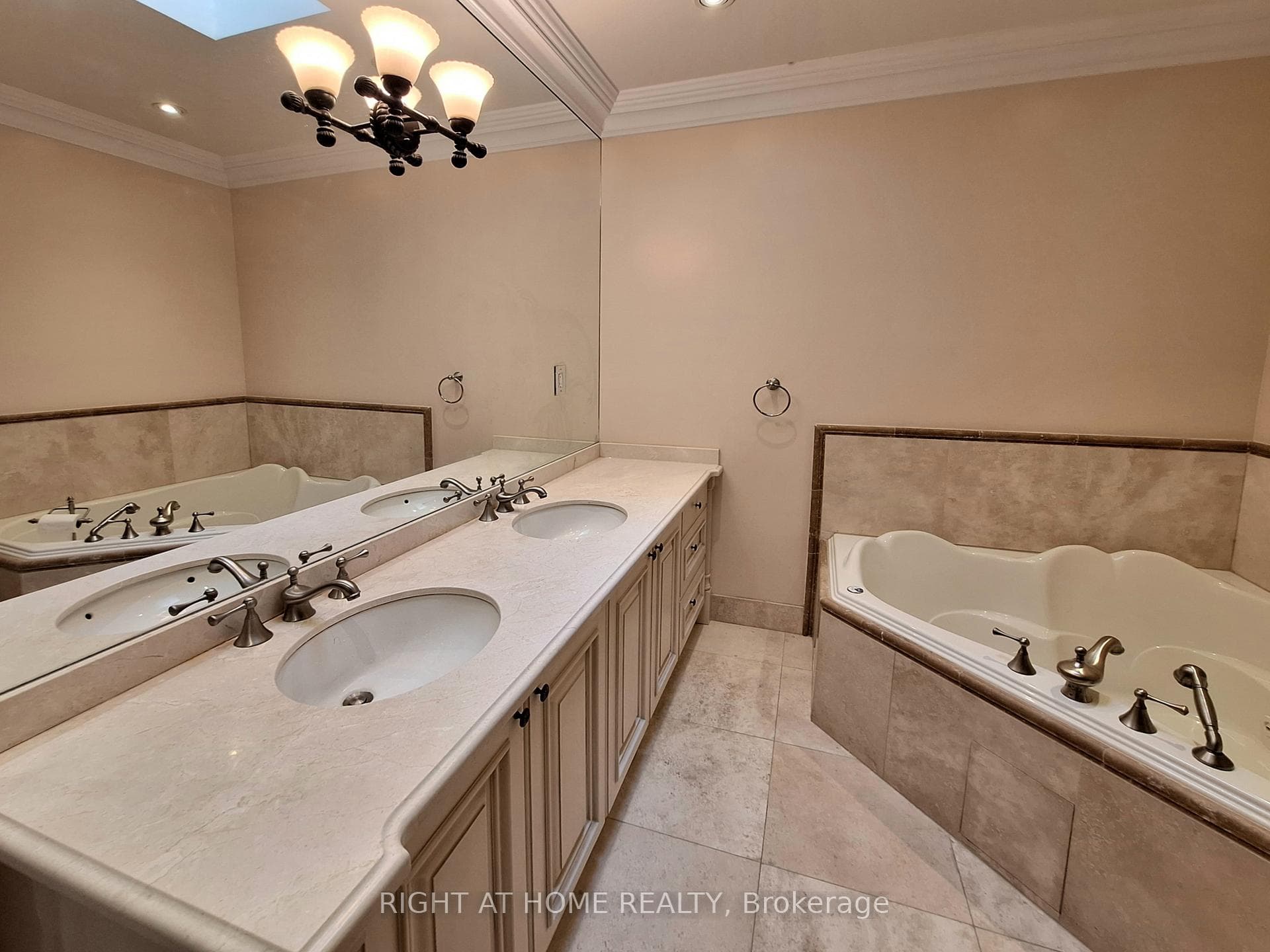 378 Douglas Avenue photo 25