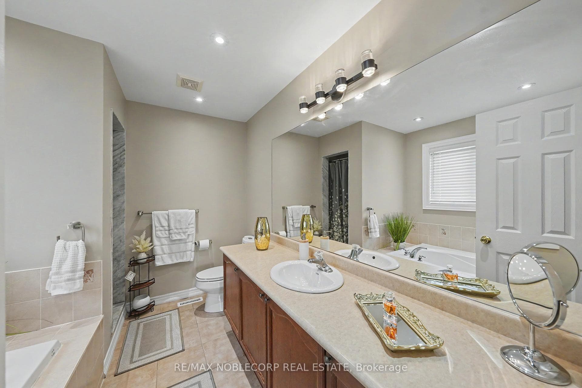 37 Christensen Avenue photo 26