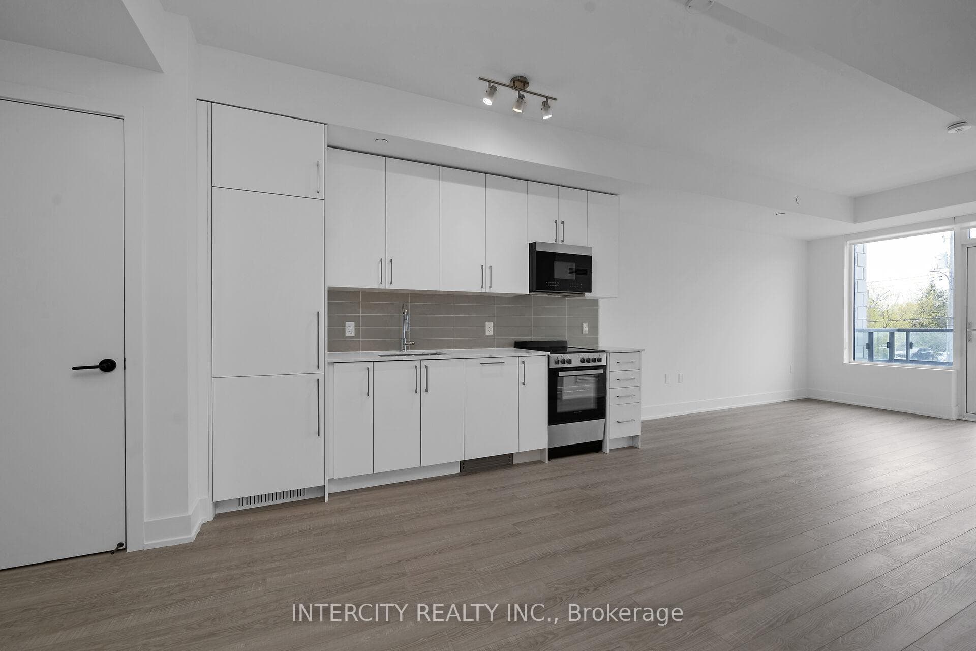 2075 King Road Unit 230 photo 13