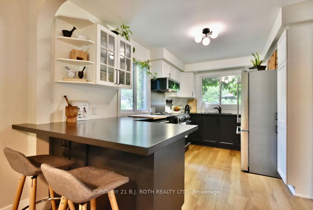 34 BELCOURT Avenue photo 12