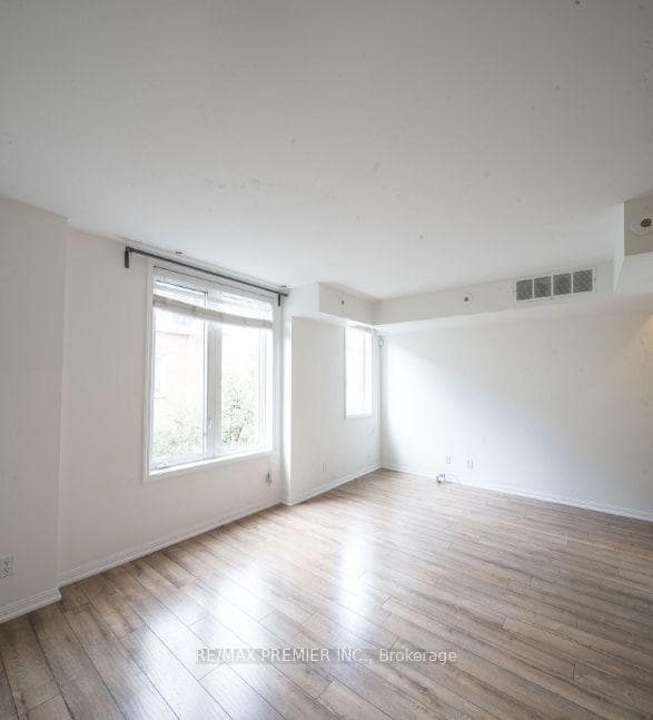 26 Douro Street Unit 321 photo 11