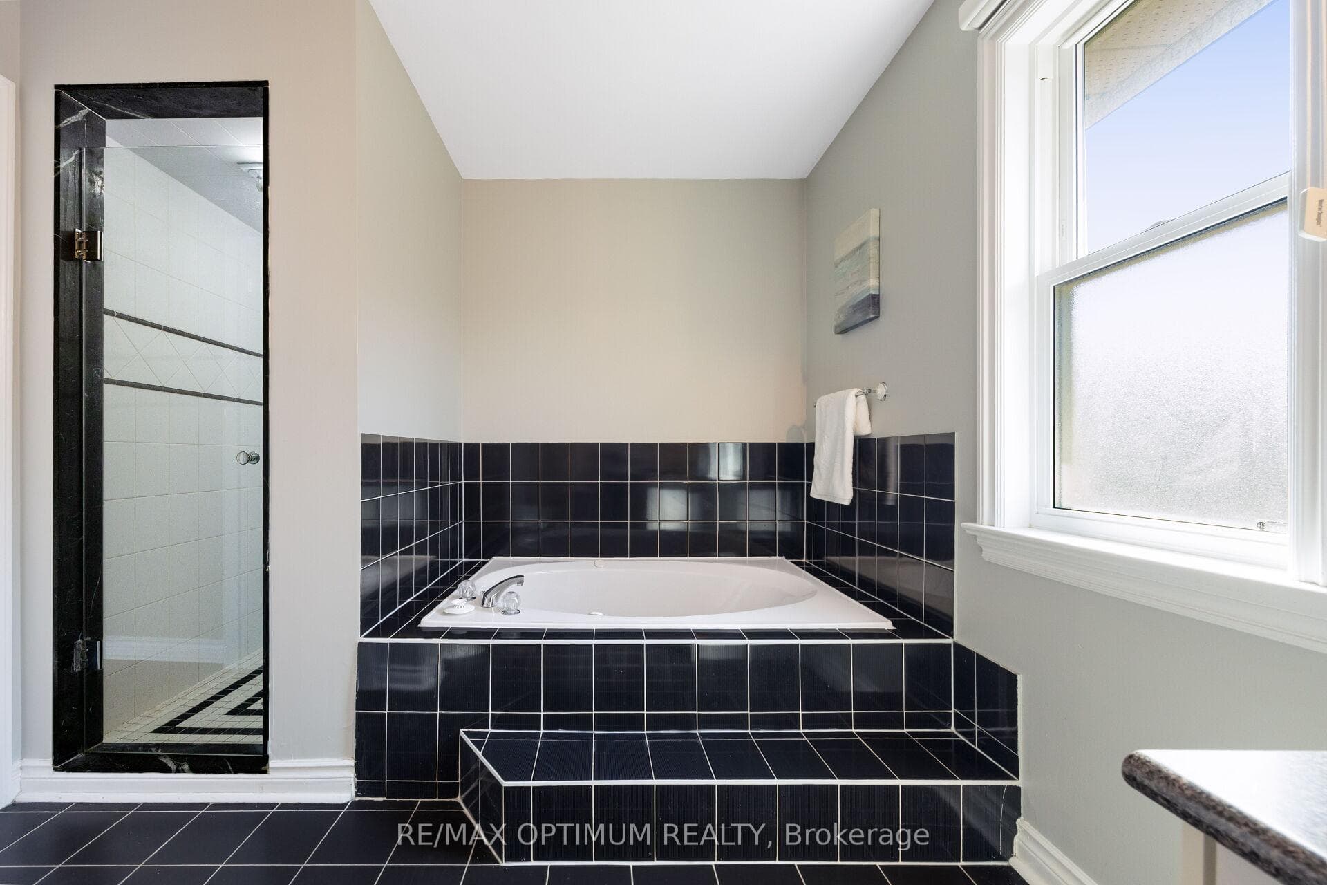 Spa-inspired ensuite with soaker tub