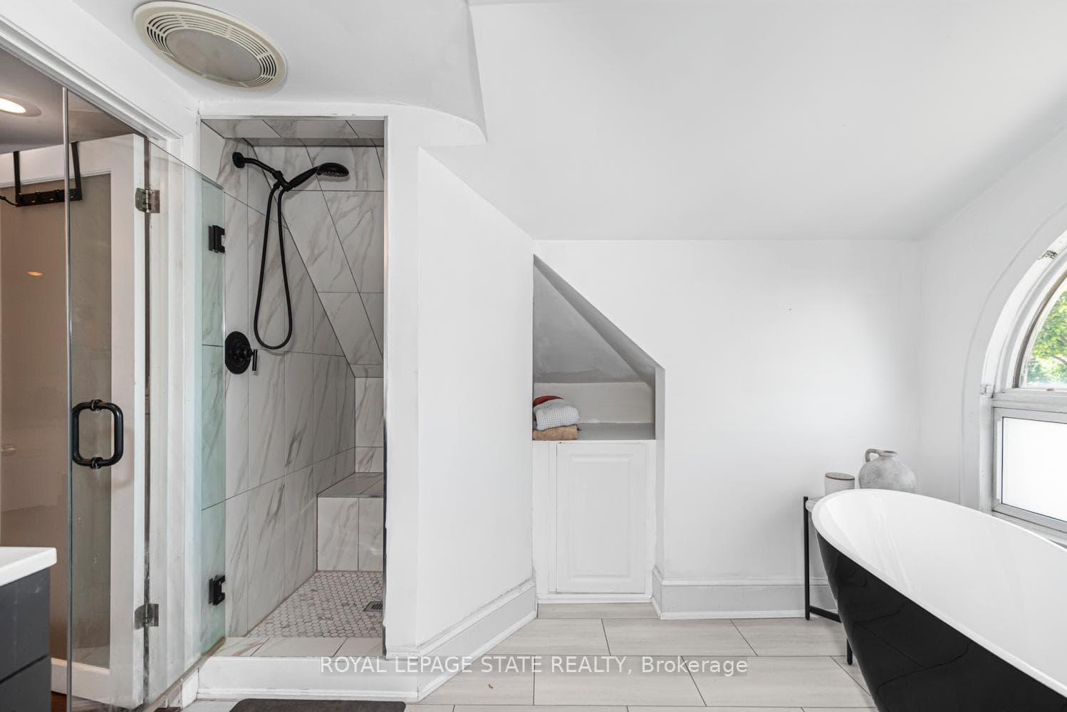 52 Cameron Avenue photo 31