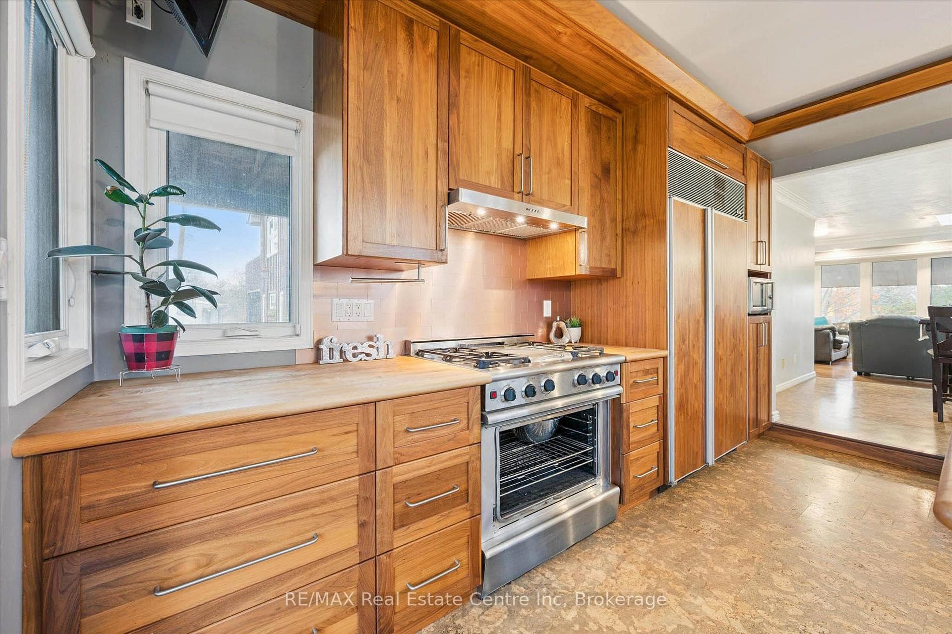 500 WATSON Parkway photo 7
