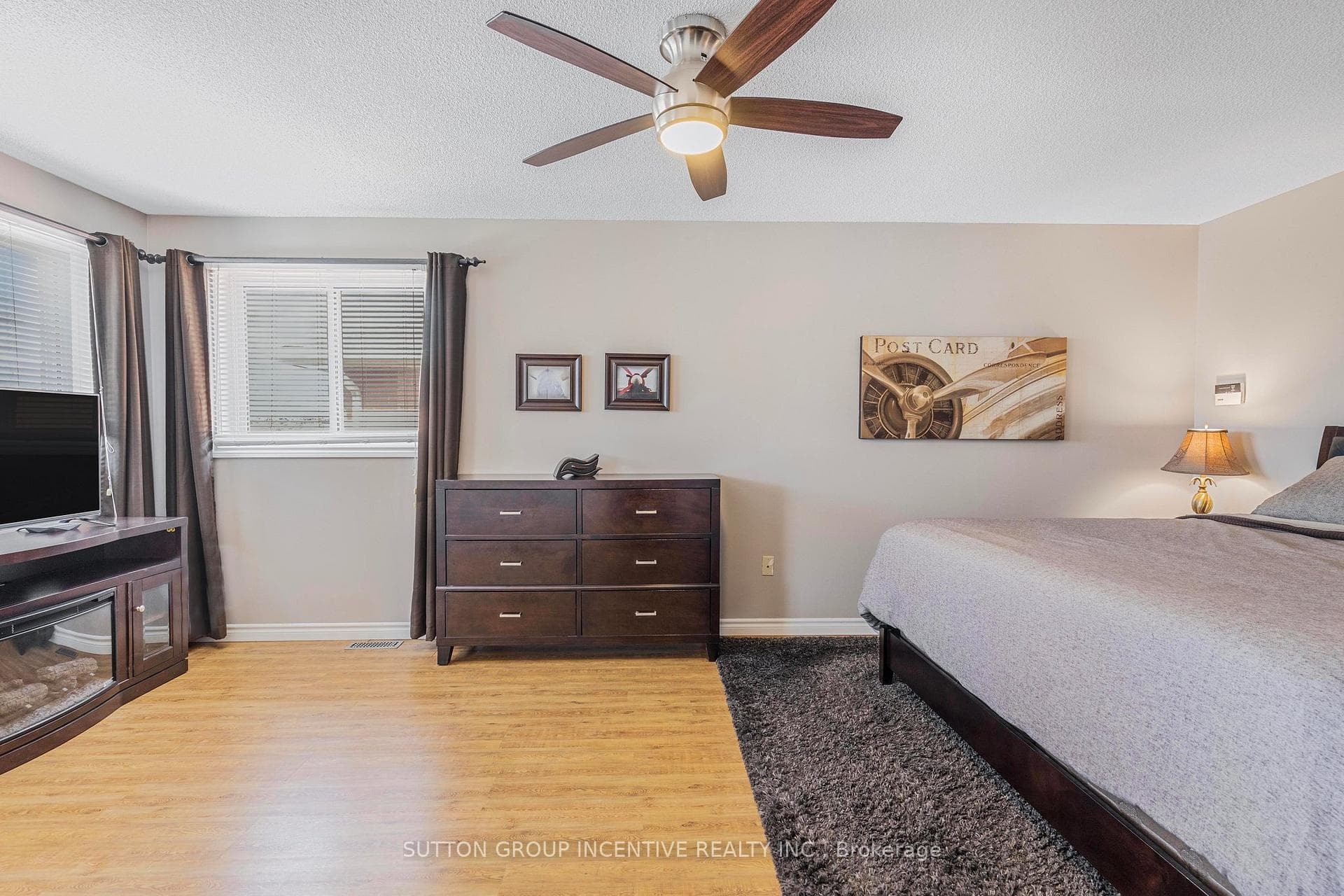 111 Violet Street photo 18