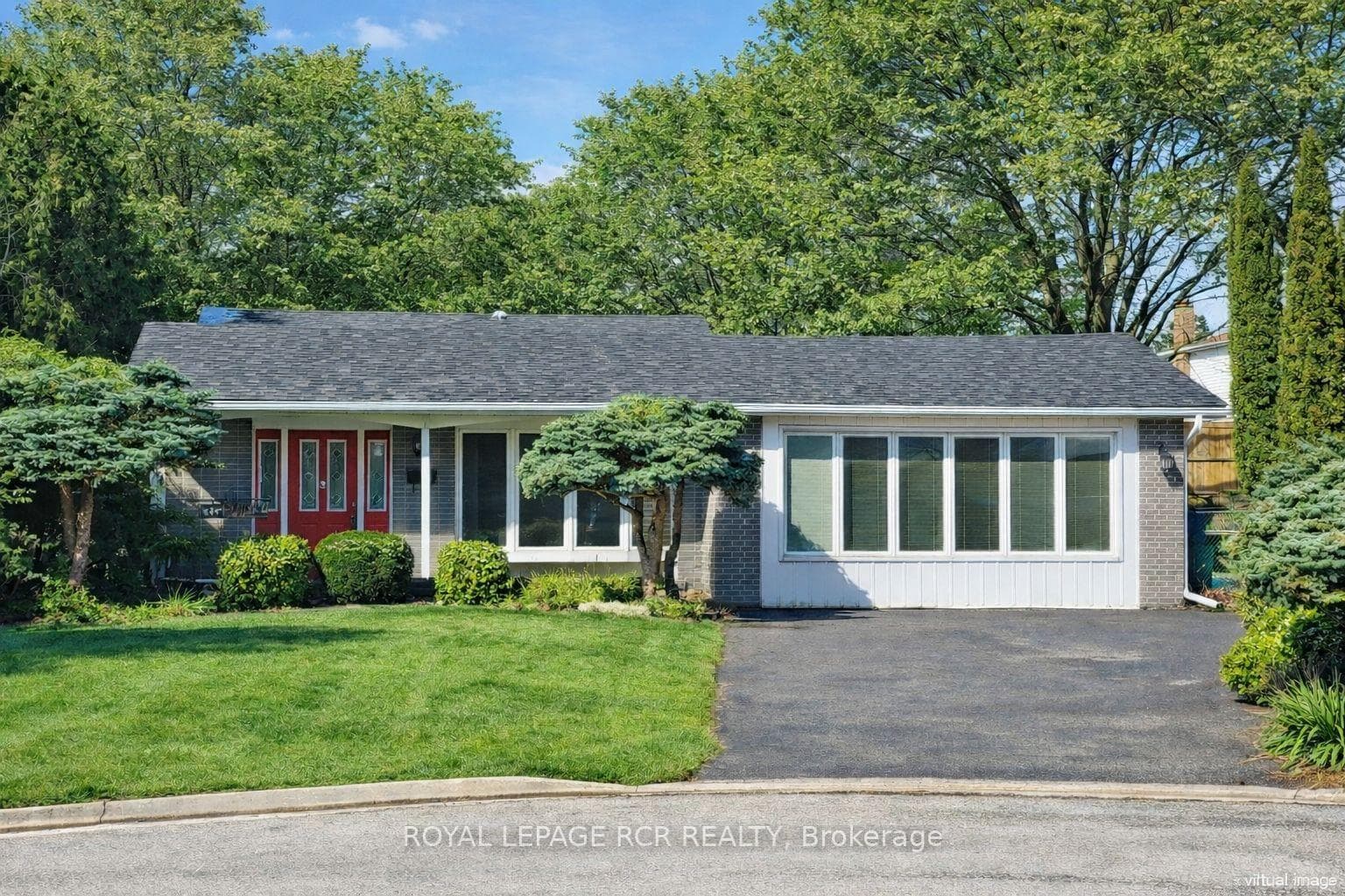 827 Legge Court photo 1