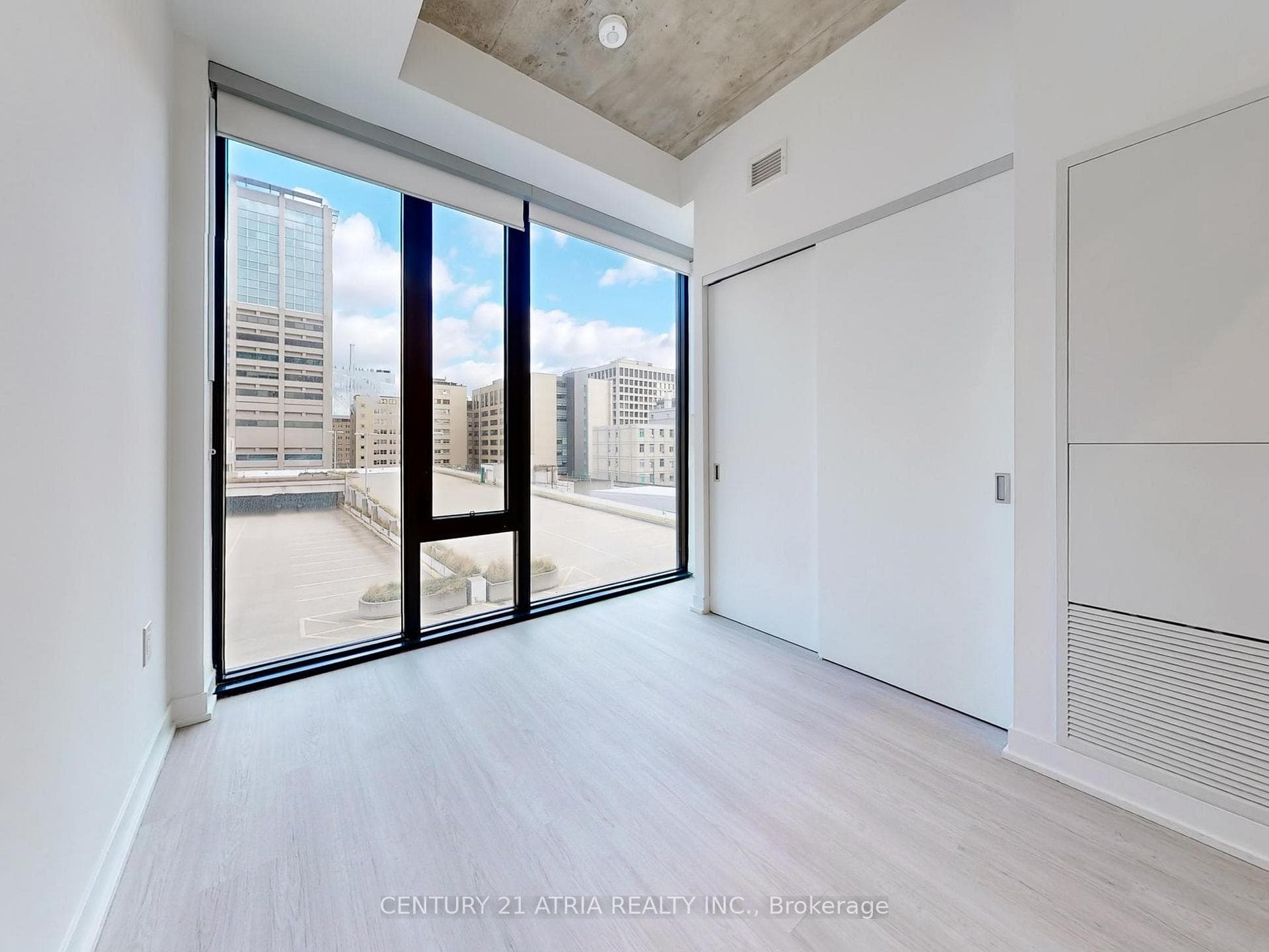 195 McCaul Street Unit 712 photo 13