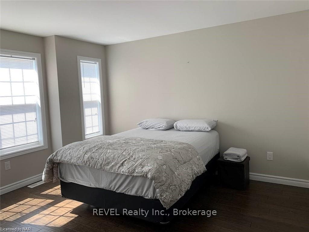 438 Mcalpine Avenue photo 9