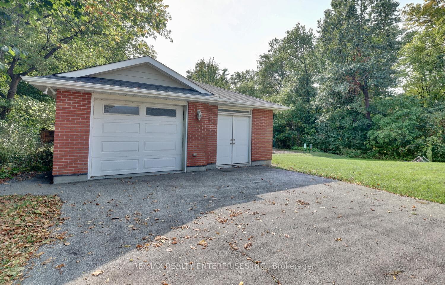 1751 Queen Street photo 35