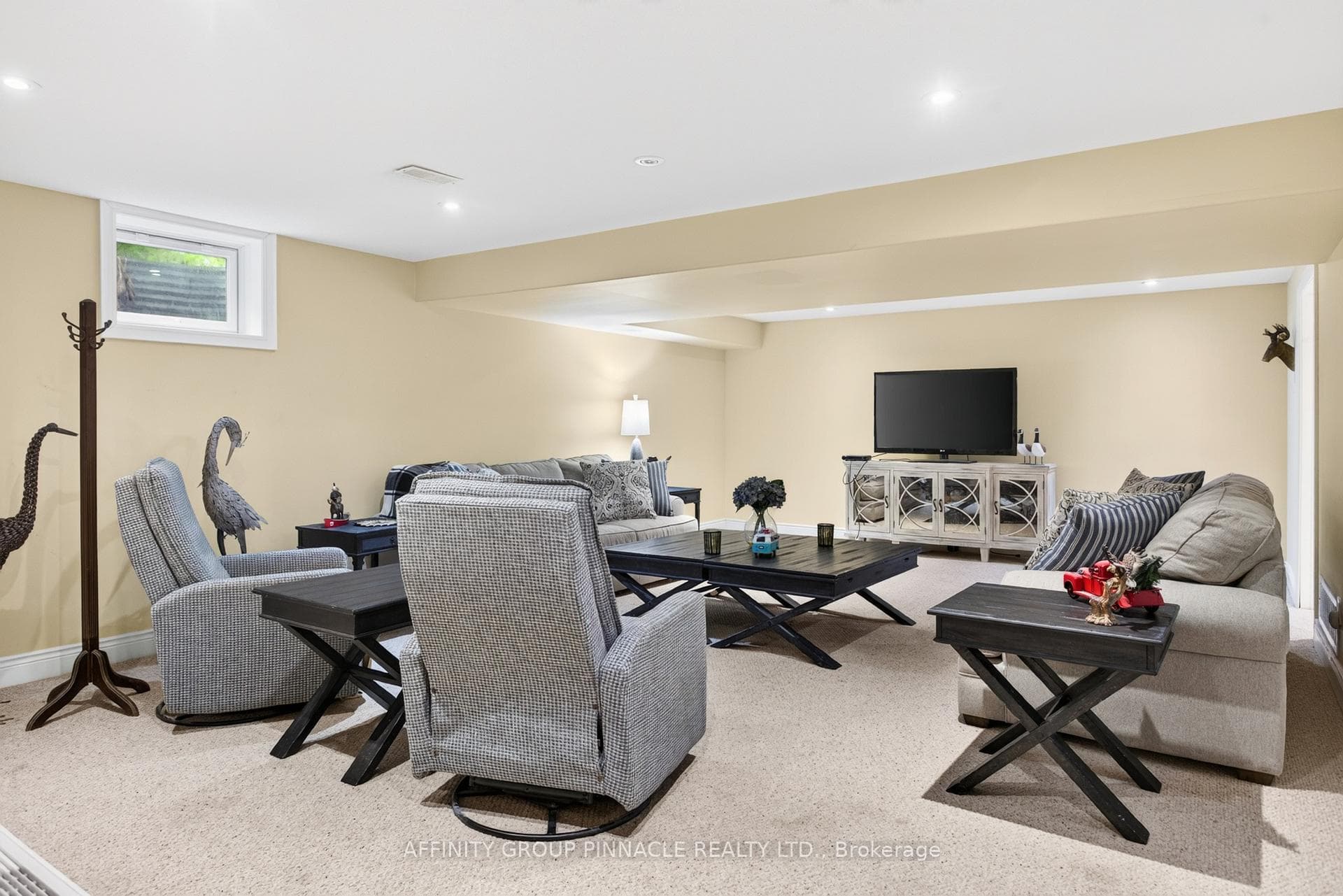 2 Fallingbrook Crescent photo 36