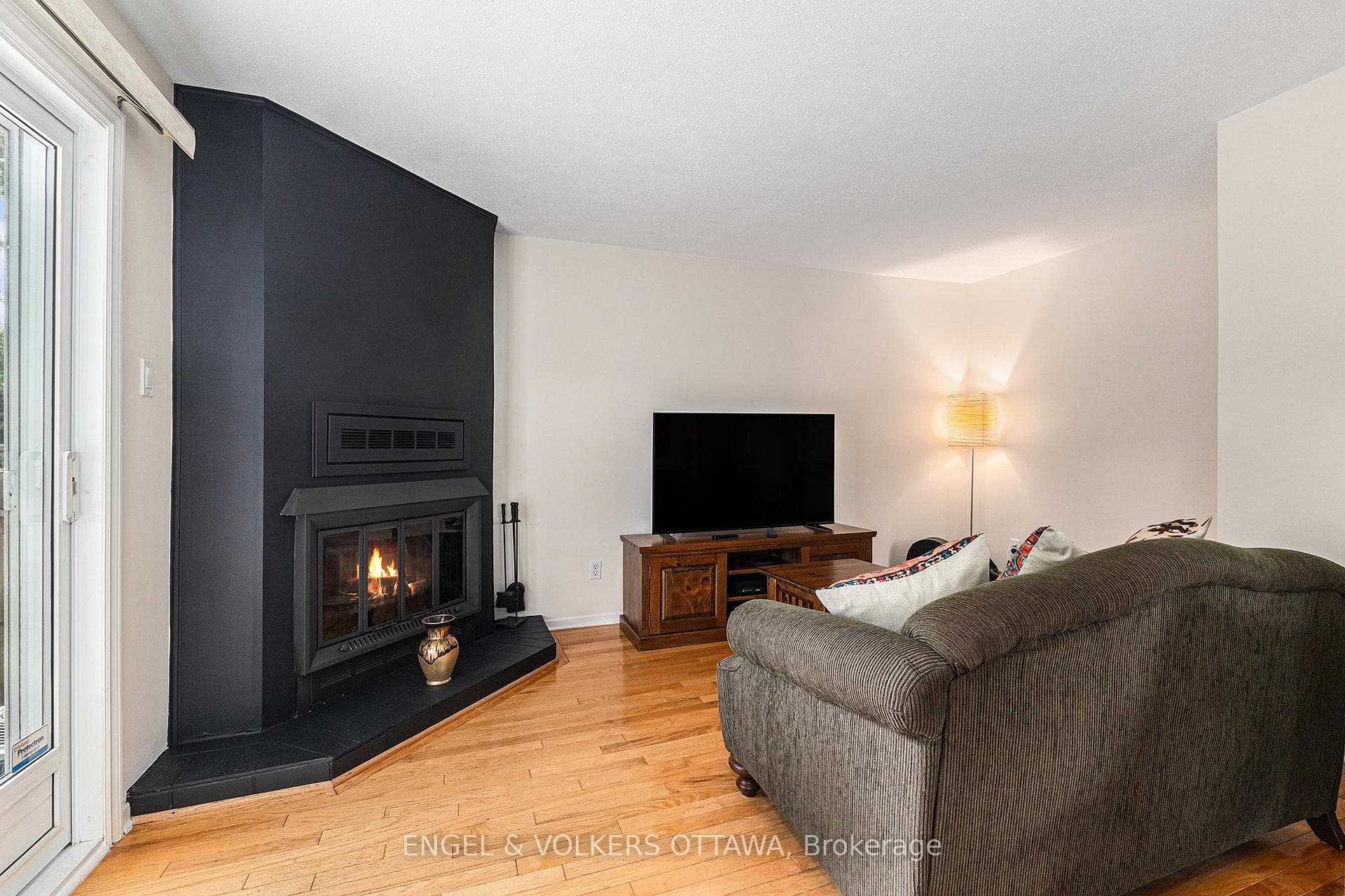 14 Farm Gate Crescent photo 12