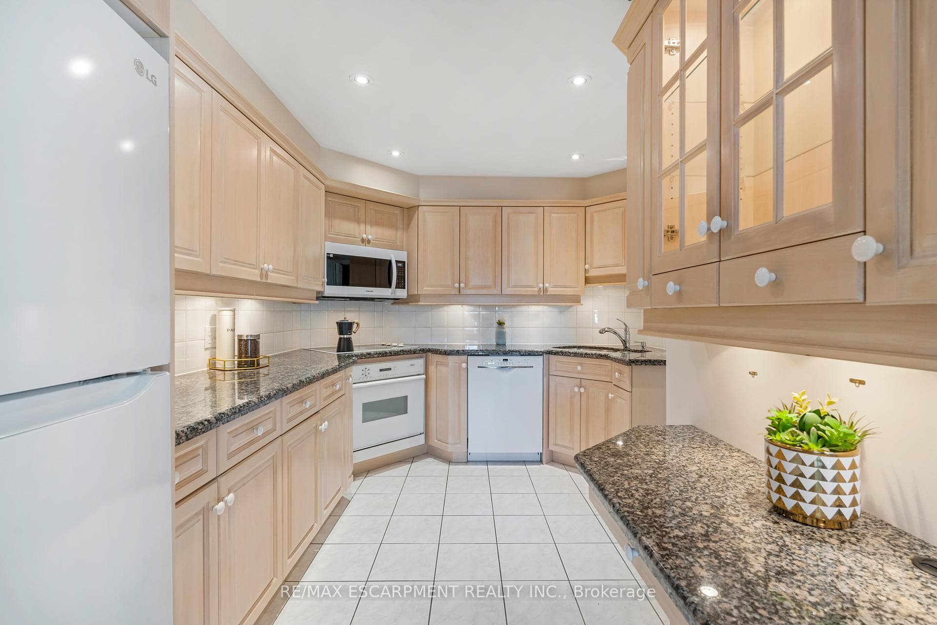 4192 Longmoor Drive Unit 8 photo 15