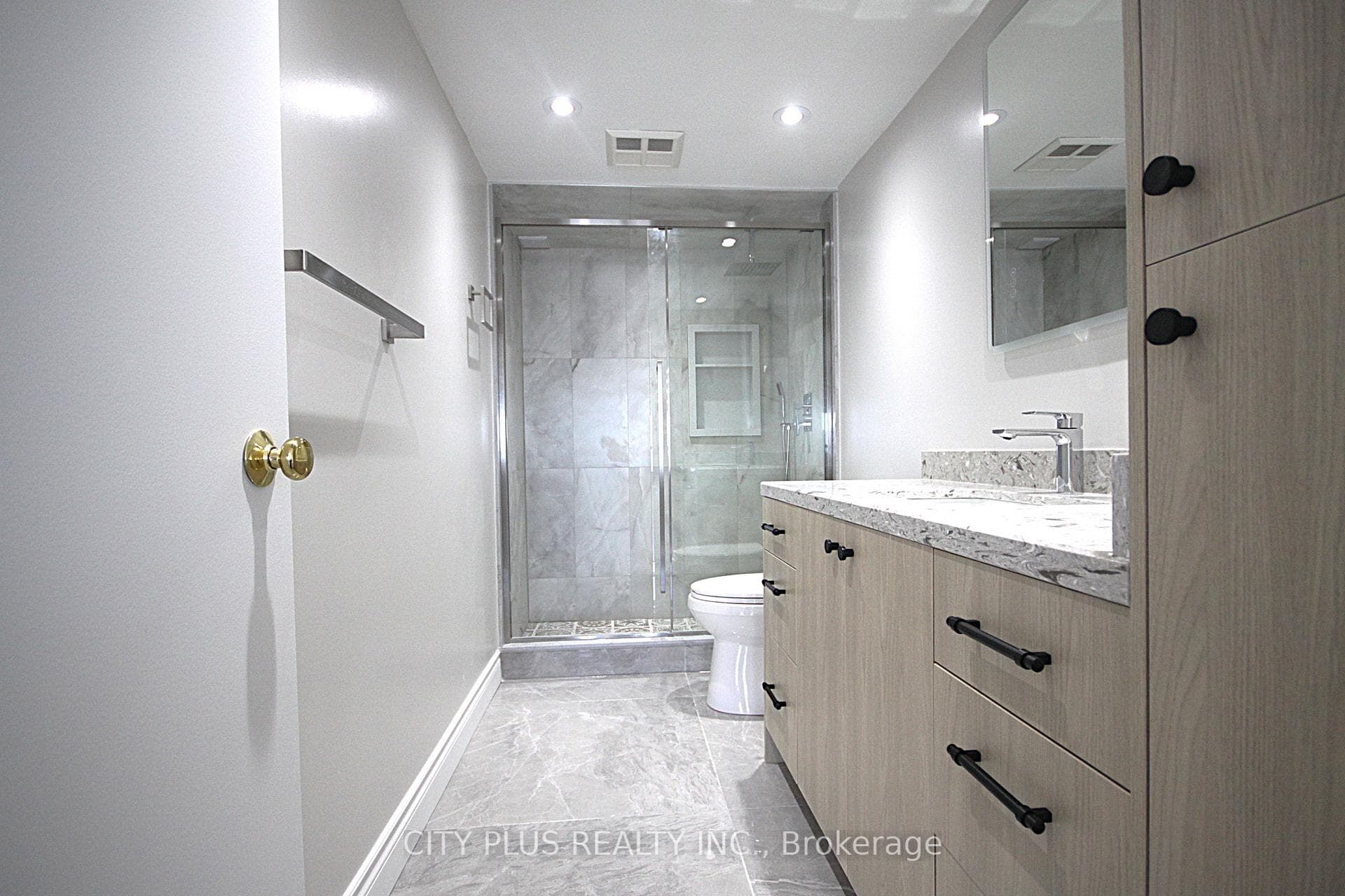 7460 Bathurst Street Unit 1607 photo 12