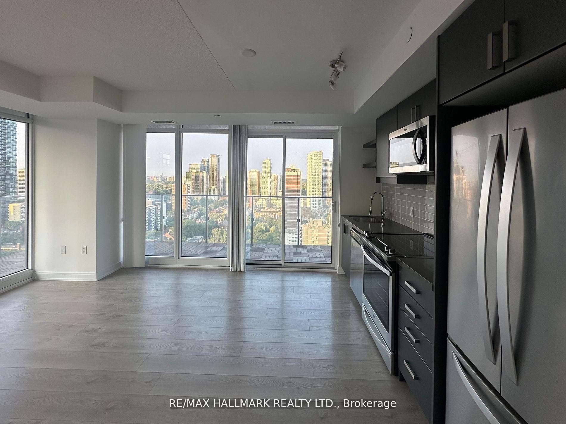 50 Wellesley Street Unit 2904 photo 4