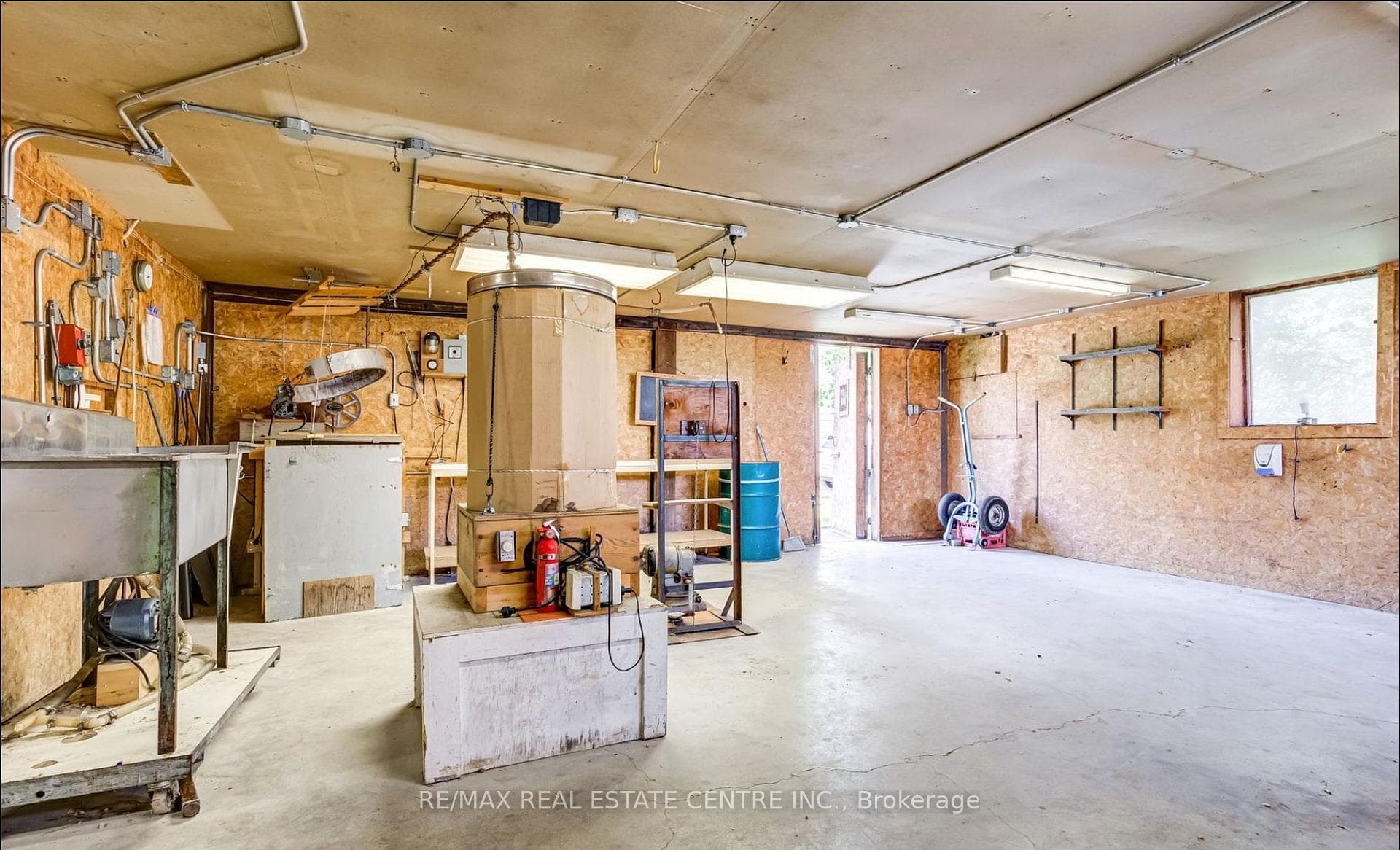 14125 Derry Road photo 26