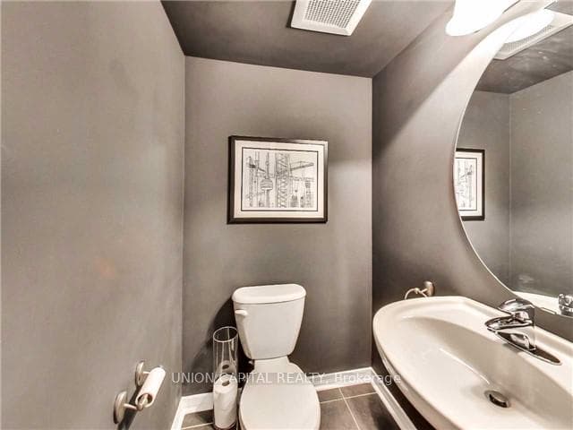 24 Florence Wyle Lane Unit 6 photo 5