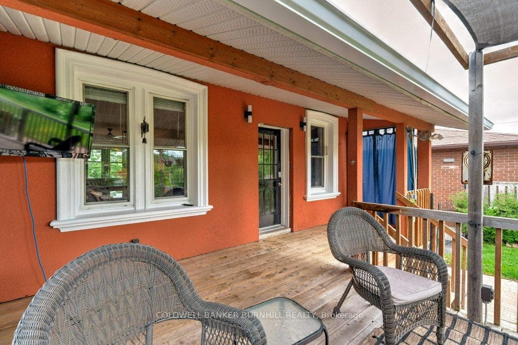 550 Hughson Street photo 41