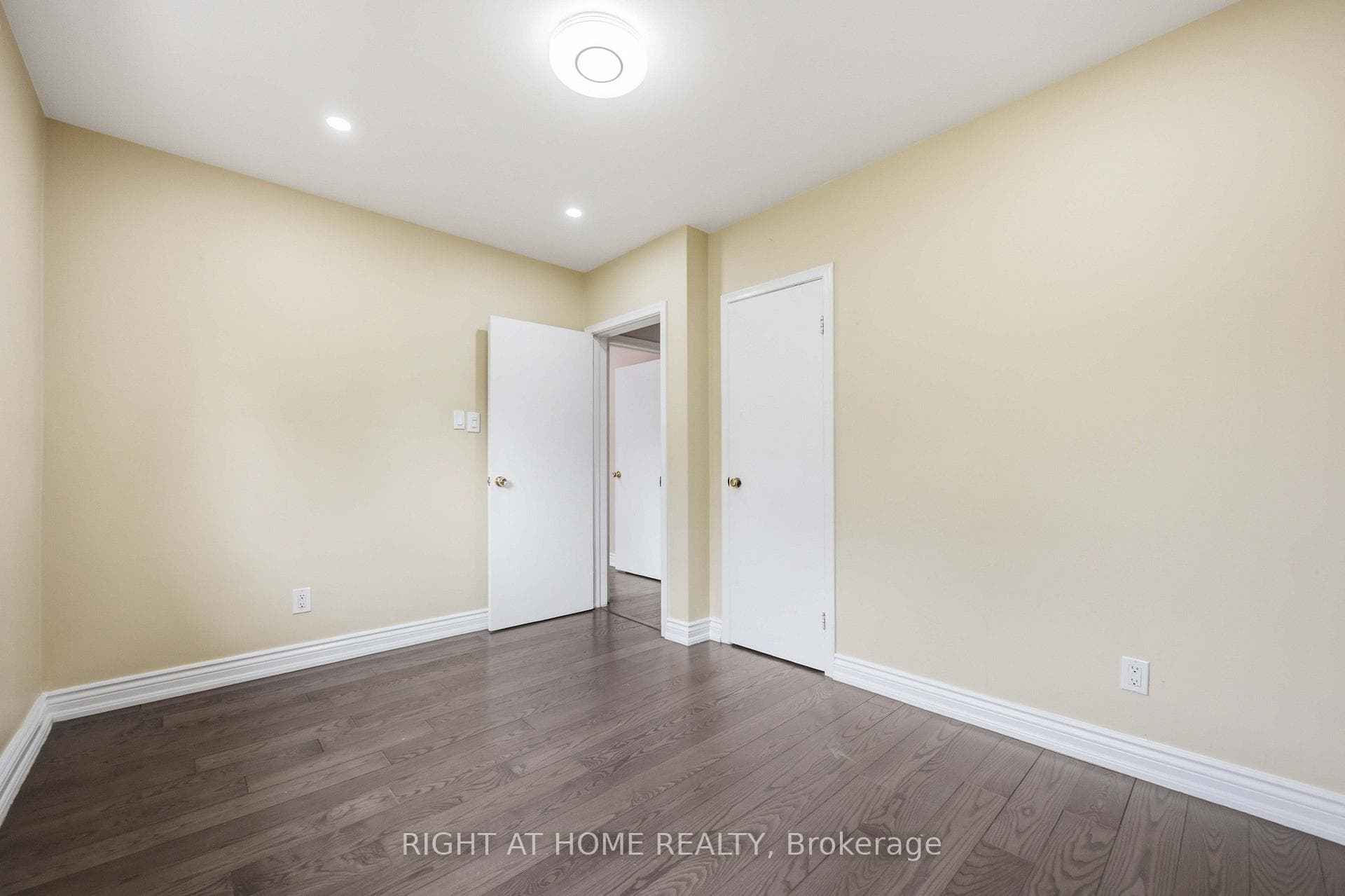 Bedroom - Main Floor