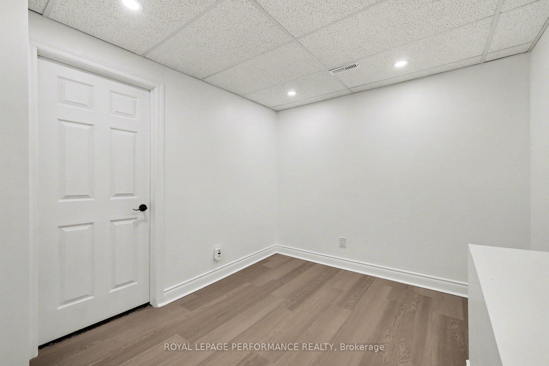 1584 Feather Lane photo 29