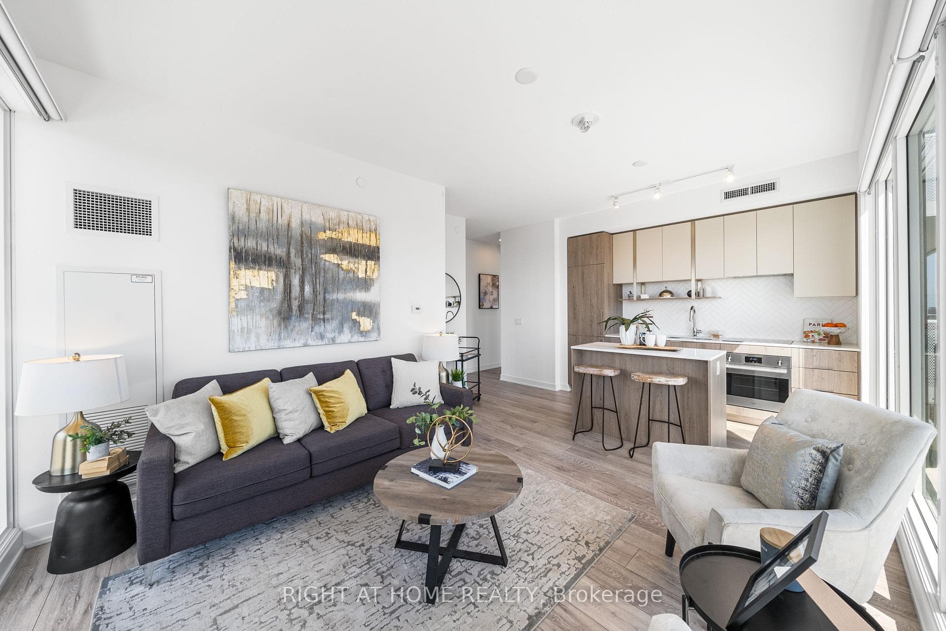 15 Holmes Avenue Unit 1502 photo 1