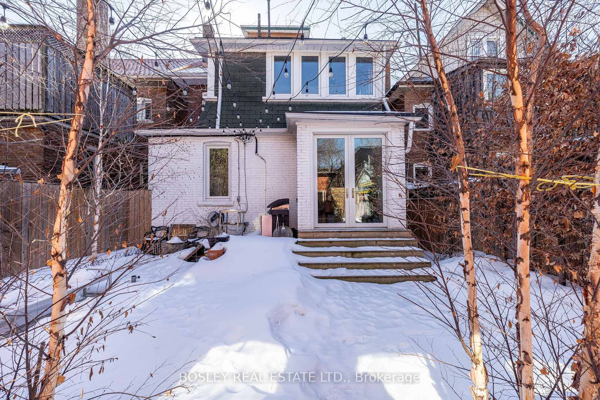 110 Grenadier Road photo 17