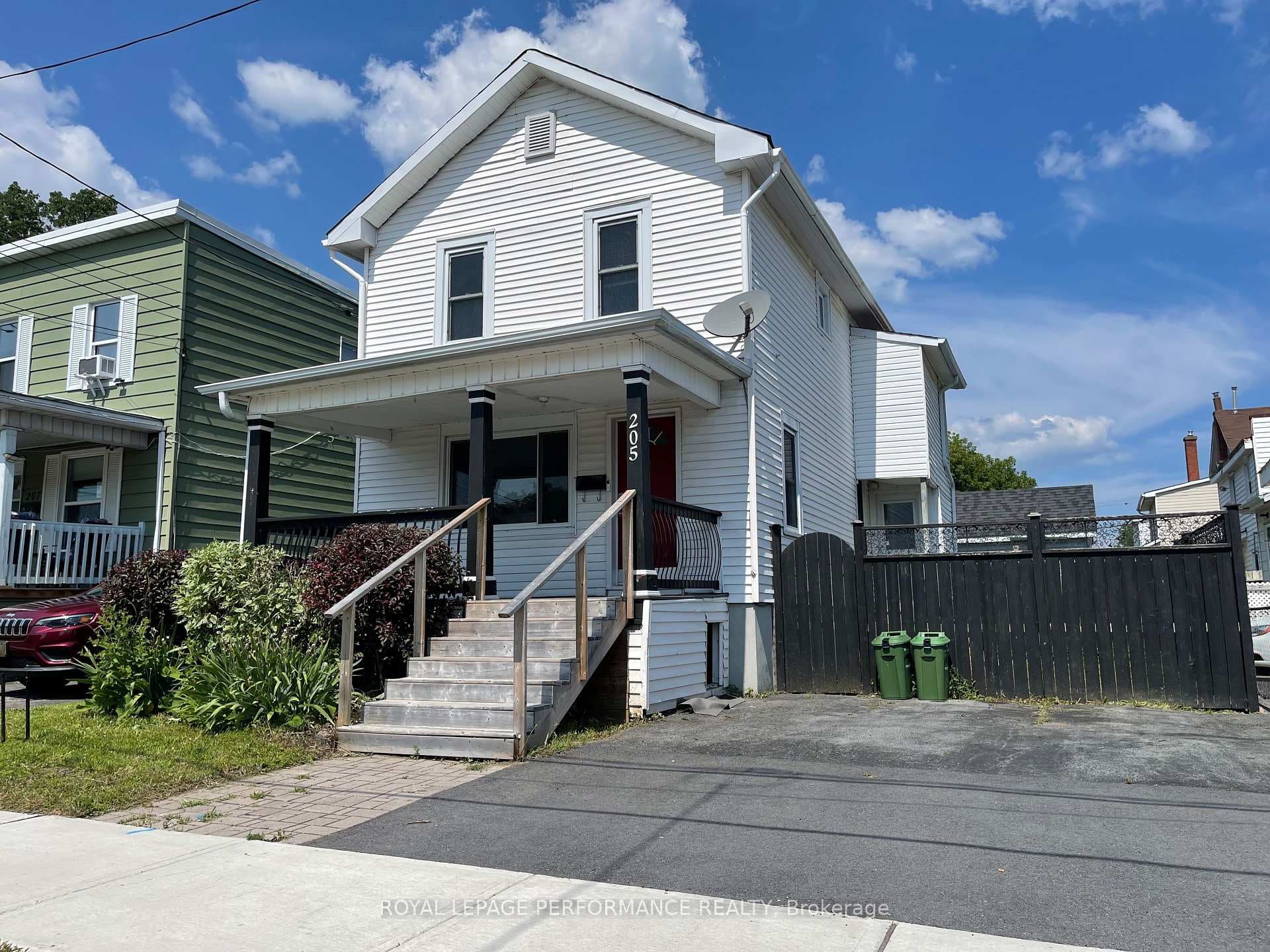 205 Guy Street photo 2