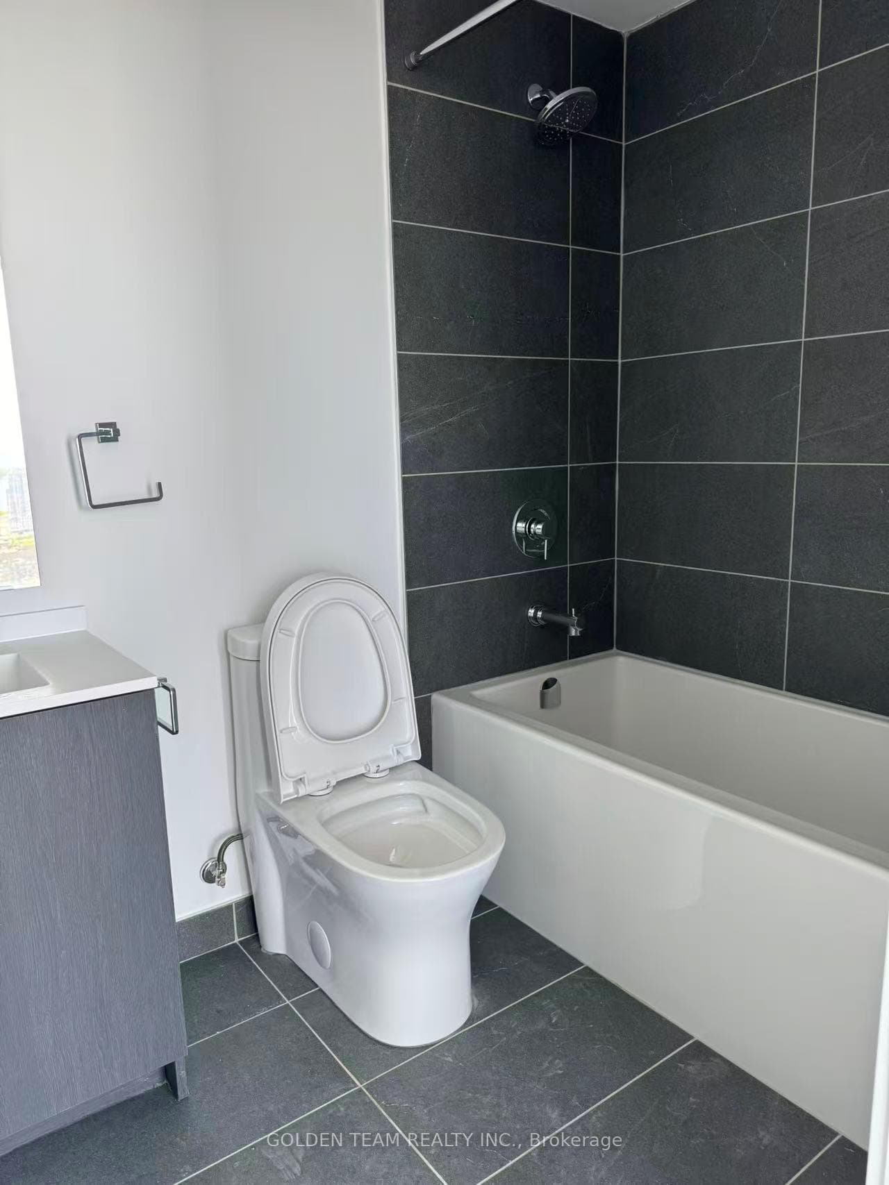 100 Queen Street Unit 3705 photo 10