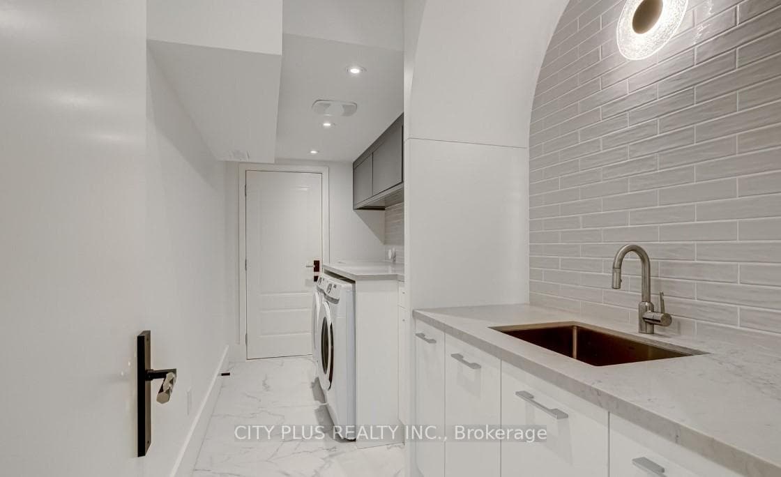 119 Glengrove Avenue photo 24