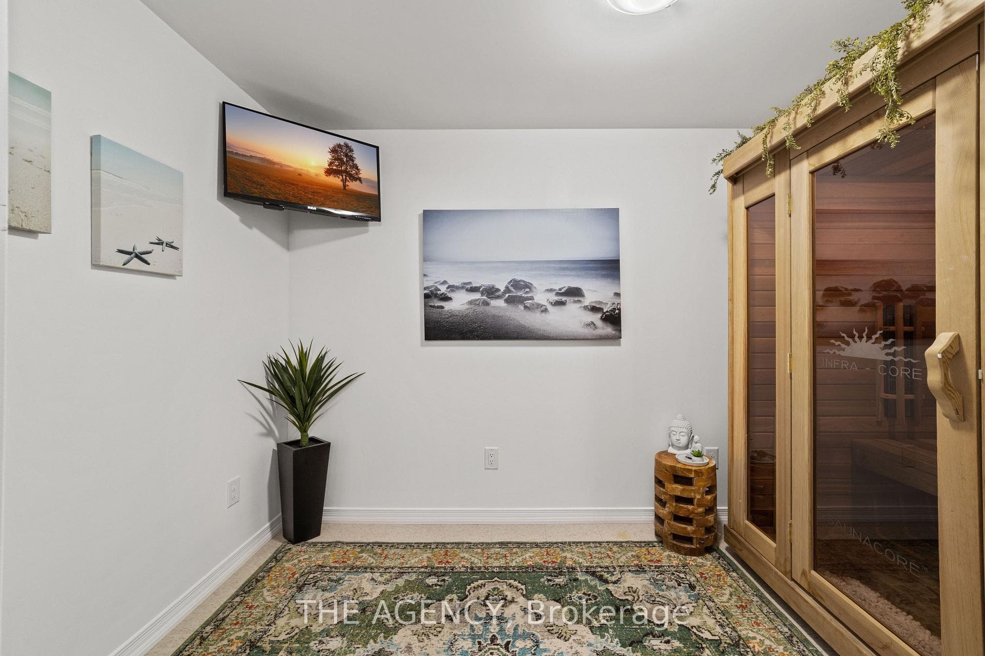 2245 Sproule Street photo 27