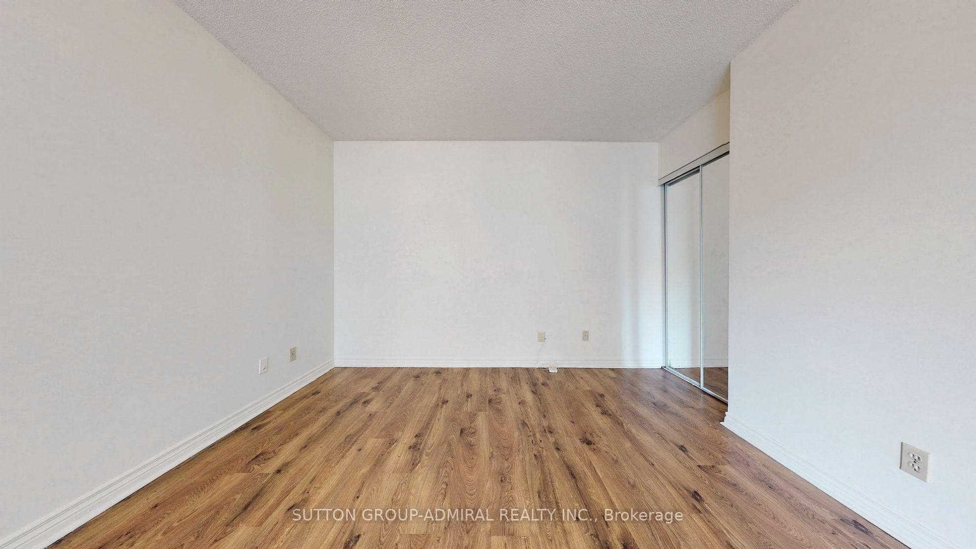 736 Bay Street Unit 2507 photo 6