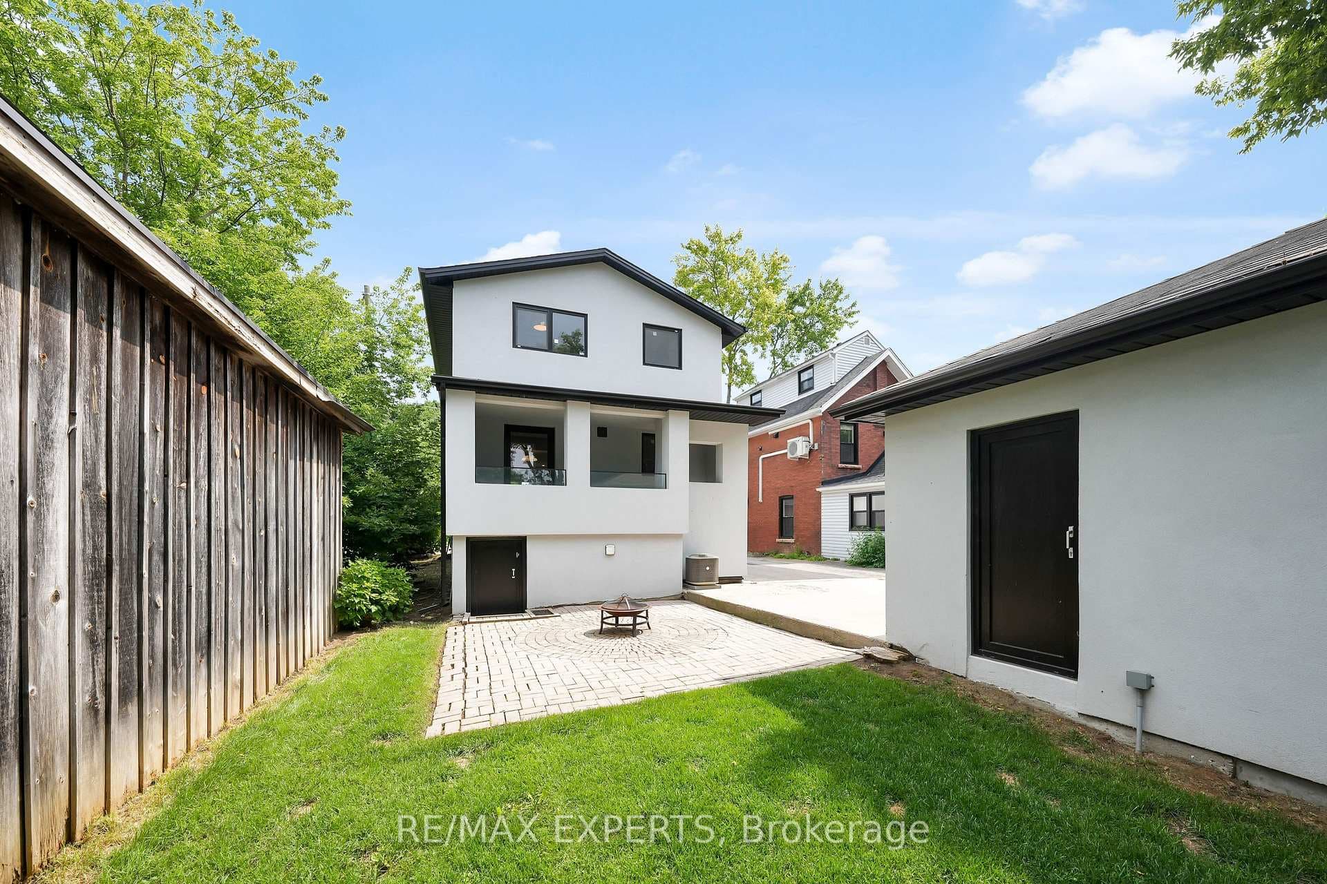 16 Alice Street photo 36