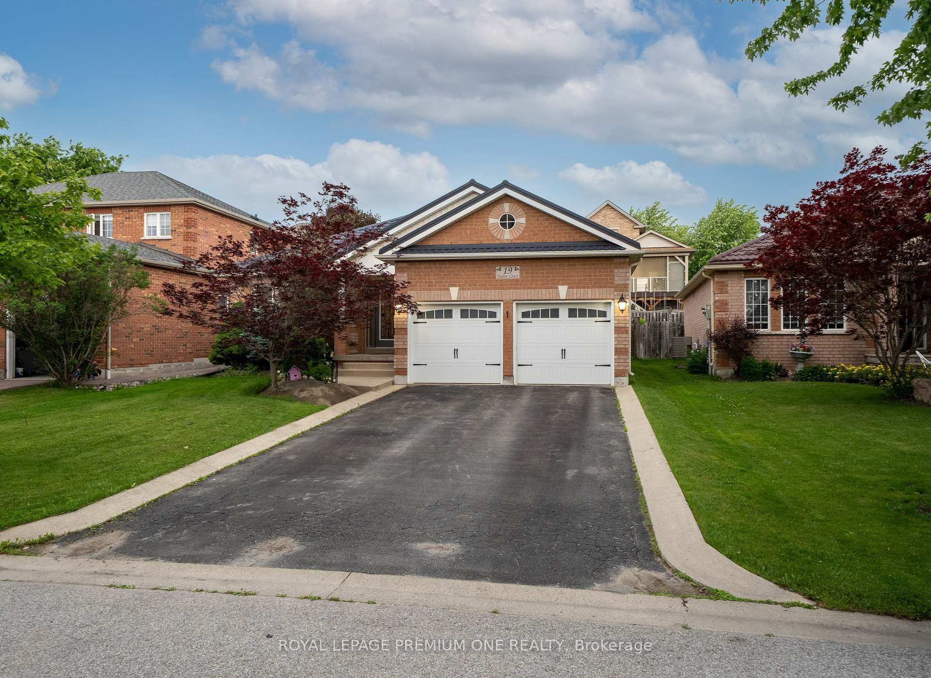 19 Taylor Court photo 1