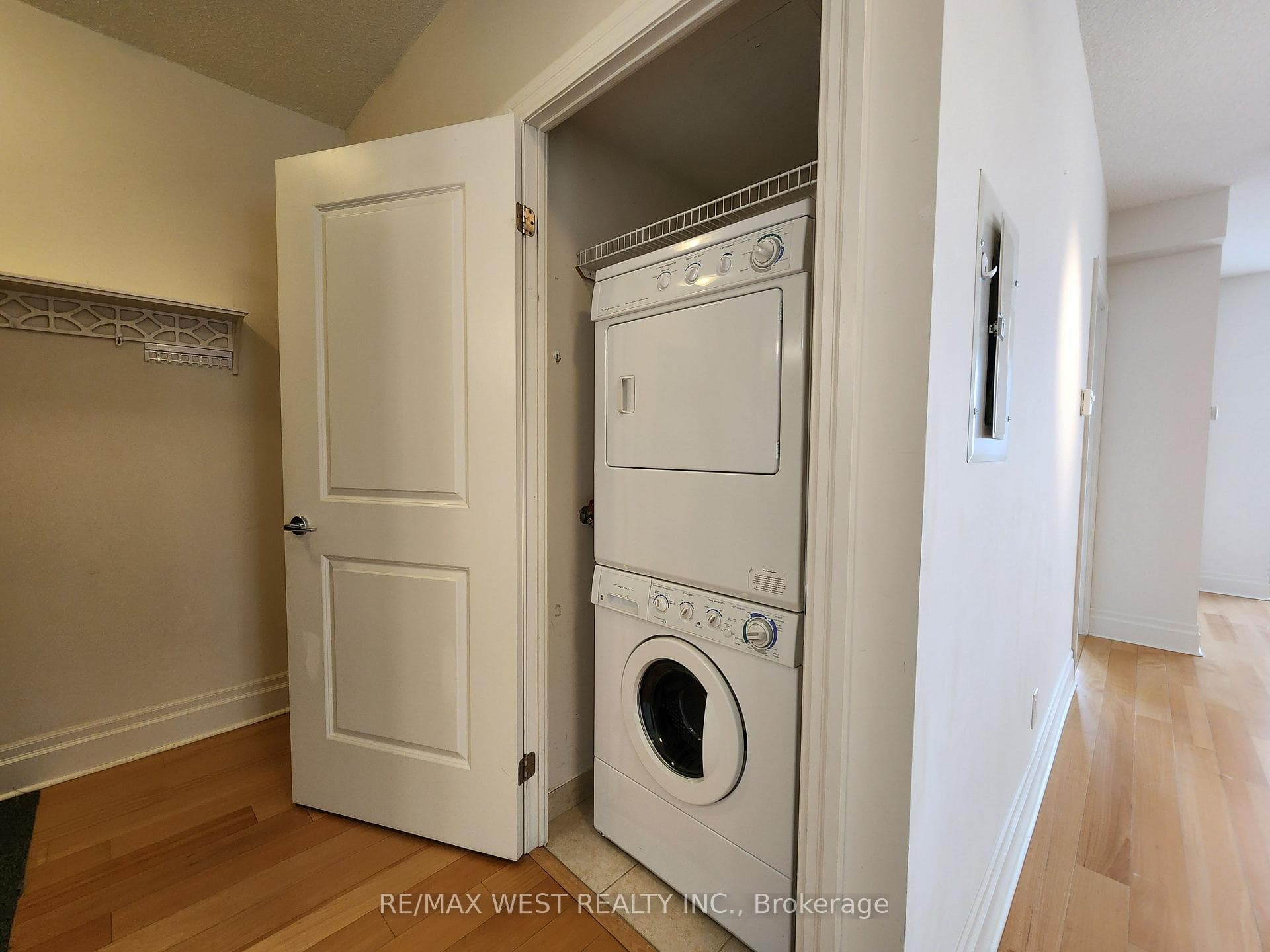 Ensuite Laundry