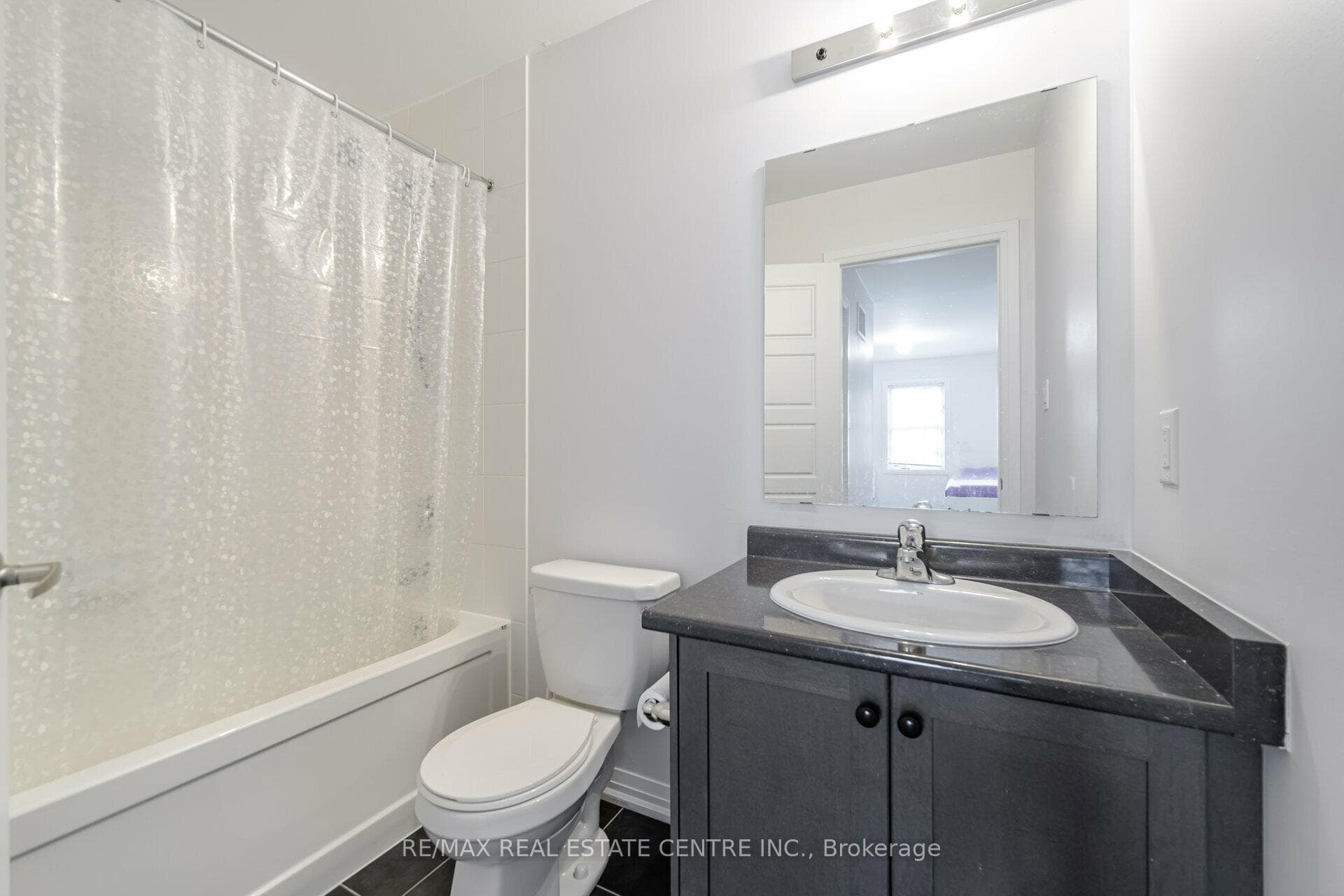 59 Henry Crescent photo 26