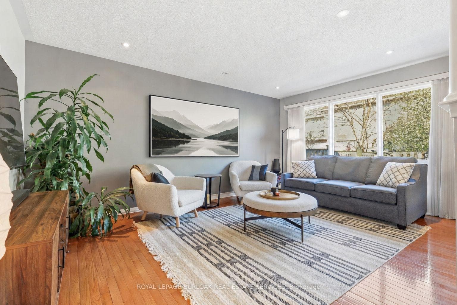 2285 Colbeck Street photo 4