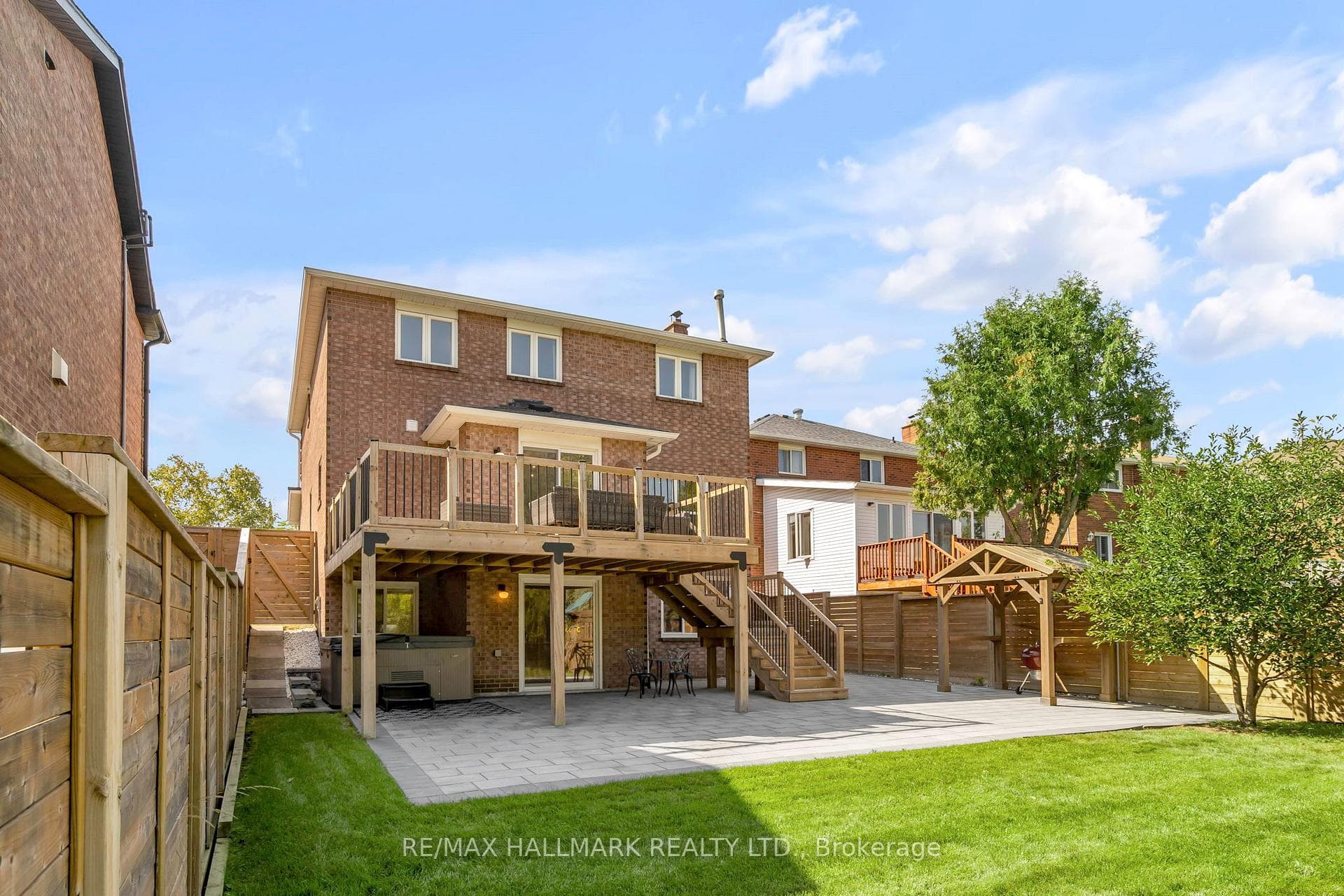 99 Belmont Crescent photo 34