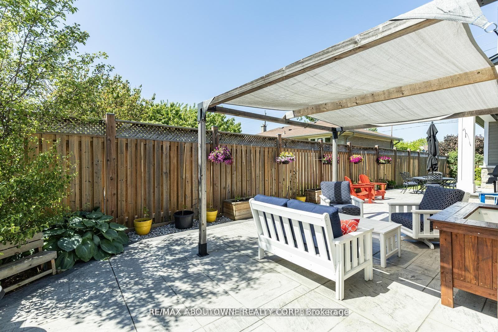 363 Walton Street photo 38