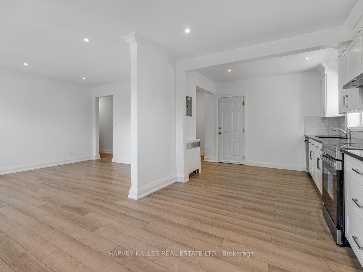 8 Markdale Avenue Unit 2 photo 9