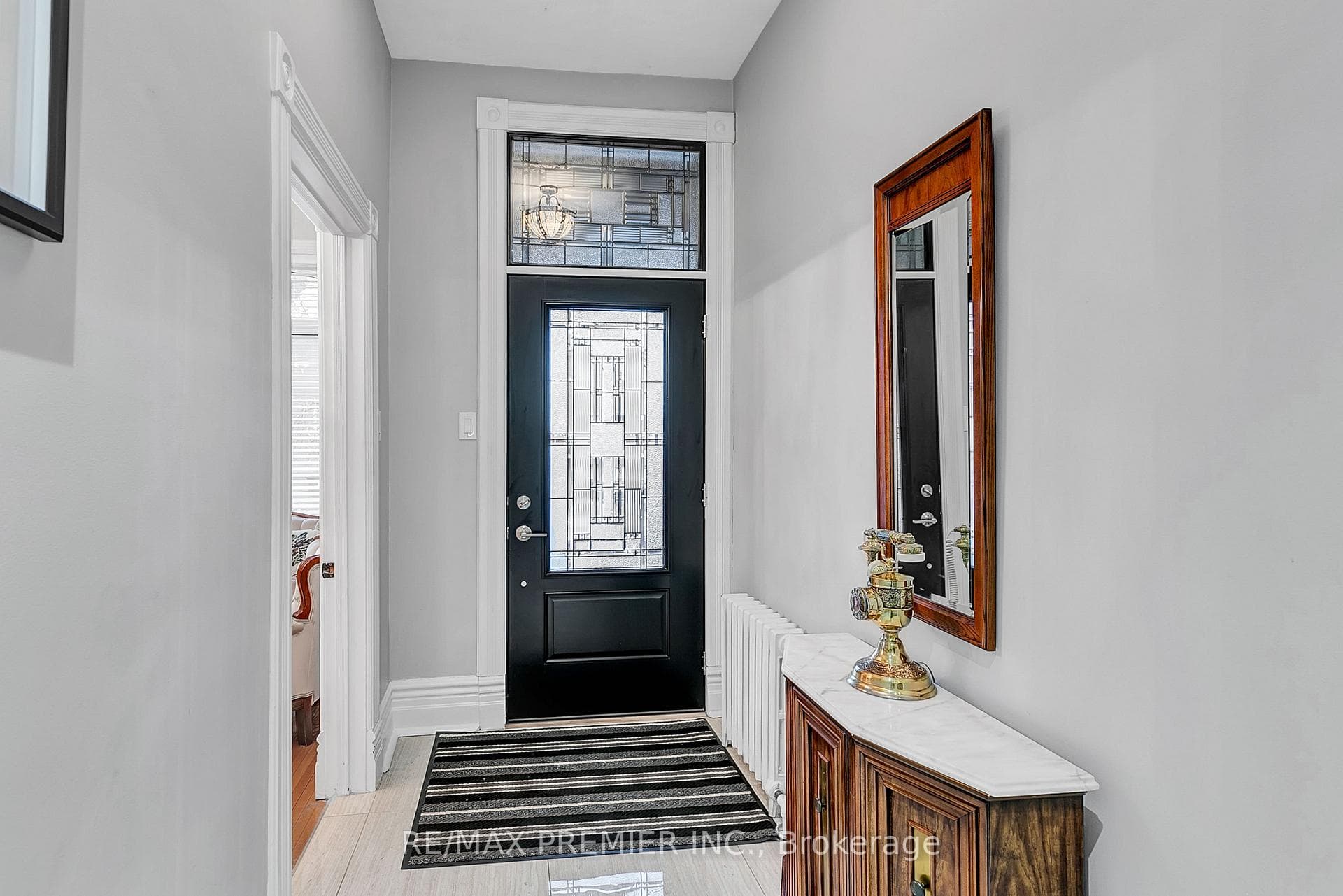 32 Robinson Street photo 3