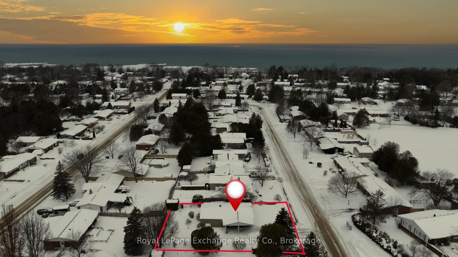Note the close proximity to the lake!