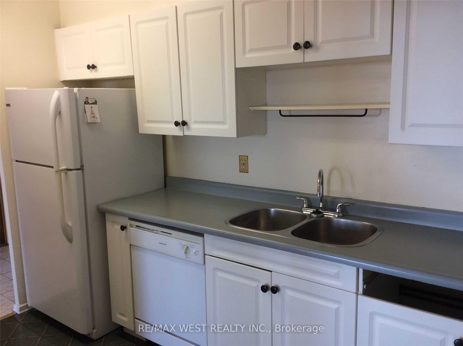 85 Emmett Avenue Unit 1509 photo 4