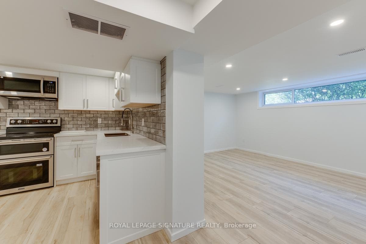 37 Archerhill Drive Unit Lower photo 4