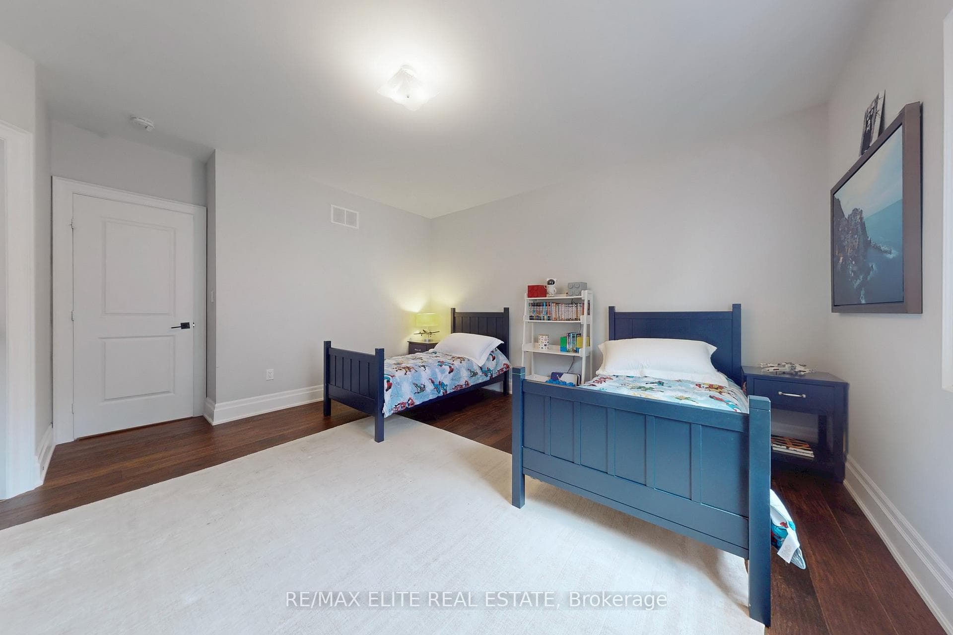 7 Colyton Court photo 32